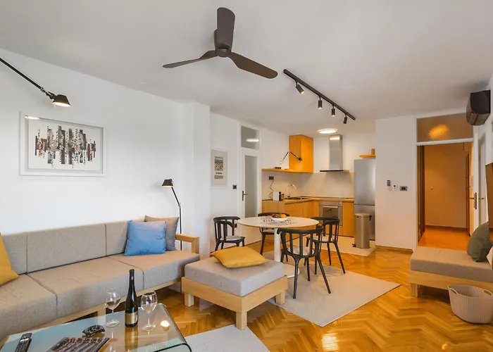 3 Bedroom Lovely In شقة *